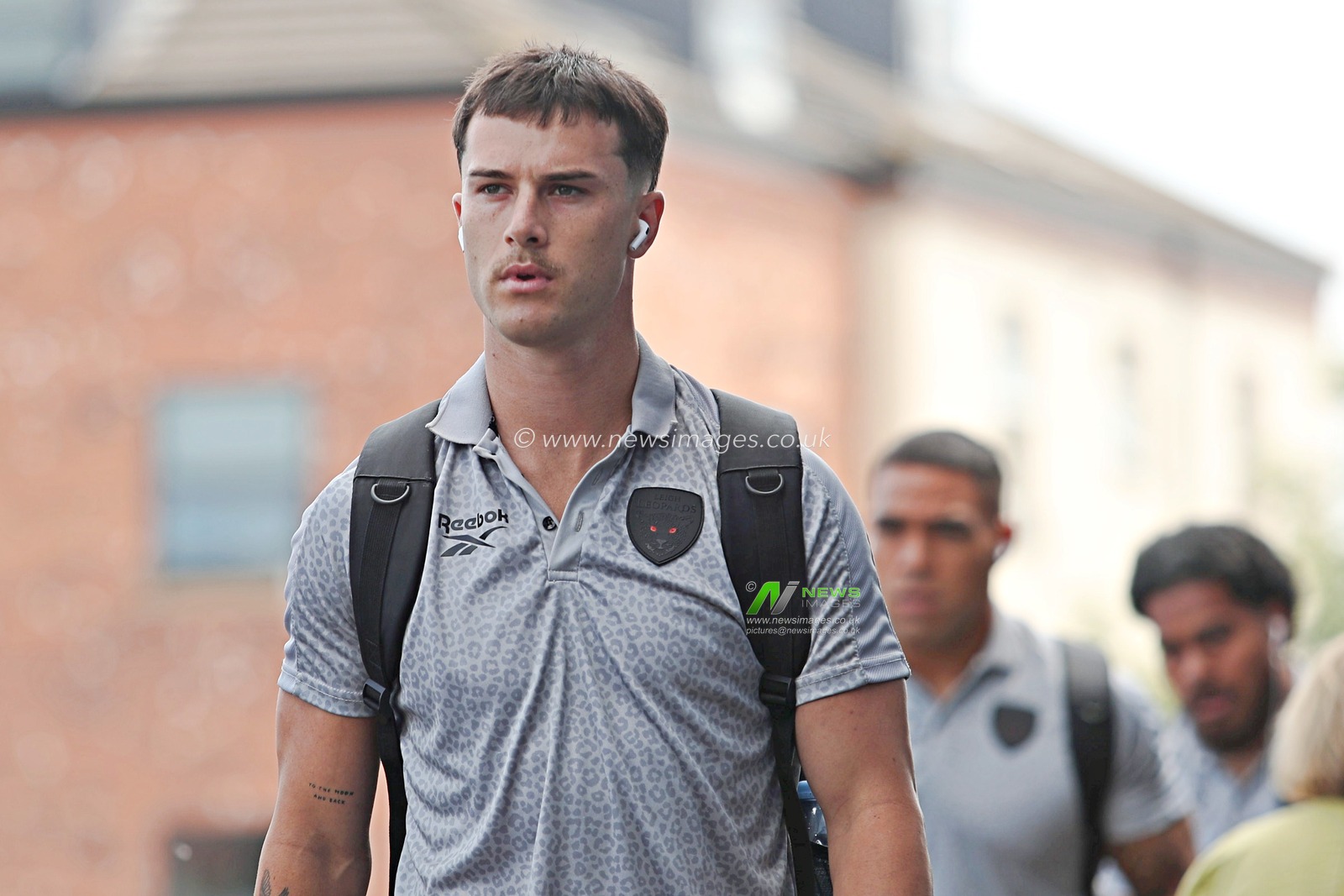David Armstrong of Leigh Leopards arrives before the Betfred Super League Round 14 match Wakefield Trinity vs Leigh Leopards at DIY Kitchens Stadium, Wakefield, United Kingdom, 15th June 2025(Photo by Sam Eaden/News Images)