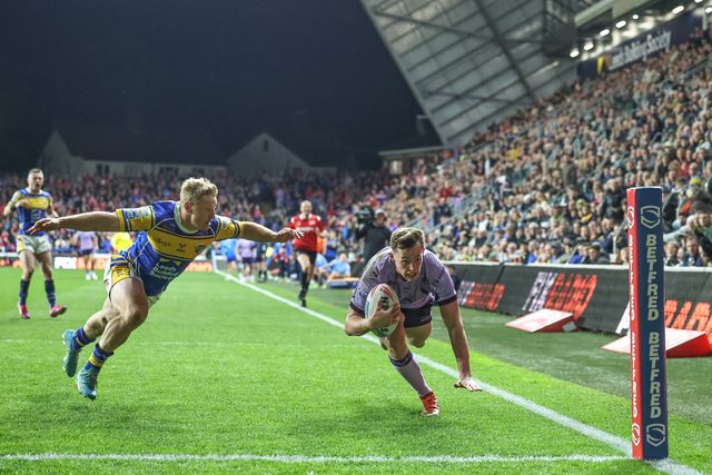 Jack Broadbent of Hull KR goes over for a try during the Betfred Super League round 9 match Leeds Rhinos vs Hull KR at Headingley Stadium, Leeds, United Kingdom, 25th April 2025

(Photo by Mark Cosgrove/News Images)
