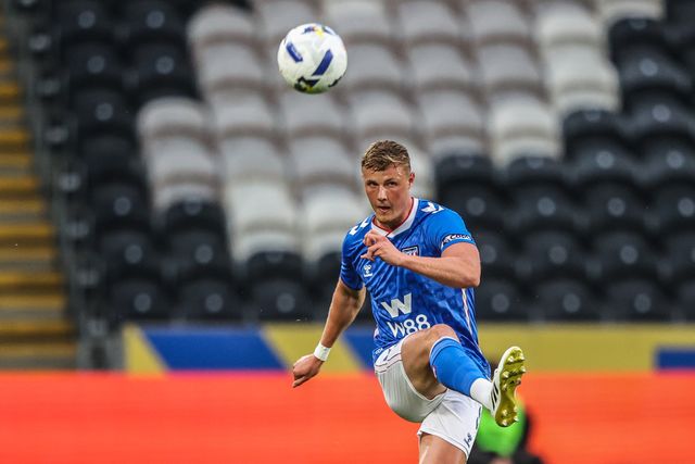 Daniel Ballard of Sunderland in action during the Pre-season friendly match Hull City vs Sunderland at MKM Stadium, Hull, United Kingdom, 29th July 2025

(Photo by Alfie Cosgrove/News Images)