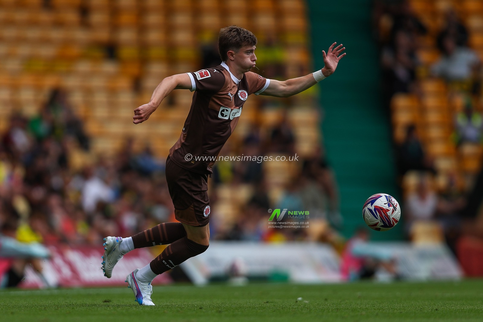 Scott Banks of St Pauli runs with the ball during the Pre-season friendly match Norwich City vs St. Pauli at Carrow Road, Norwich, United Kingdom, 3rd August 2024

(Photo by Izzy Poles/News Images)