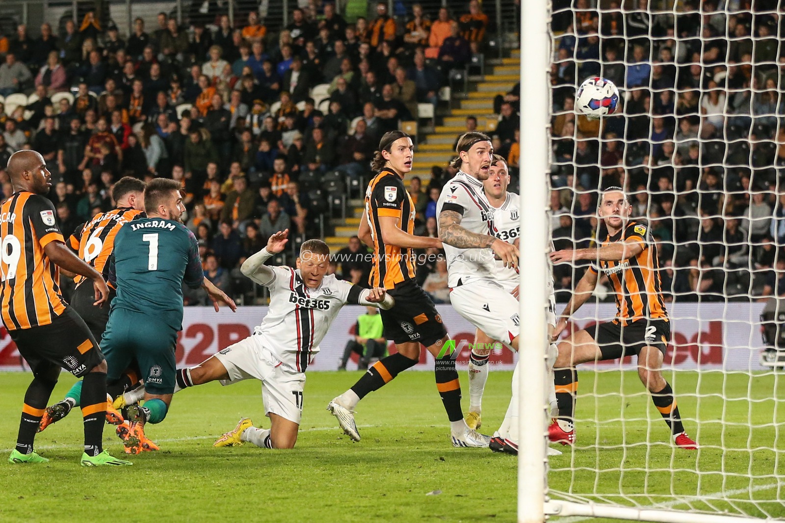 Ben Wilmot #16 of Stoke City scores to make it 0-2 during the Sky Bet Championship match Hull City vs Stoke City at MKM Stadium, Hull, United Kingdom, 13th September 2022

(Photo by David Greaves/News Images)