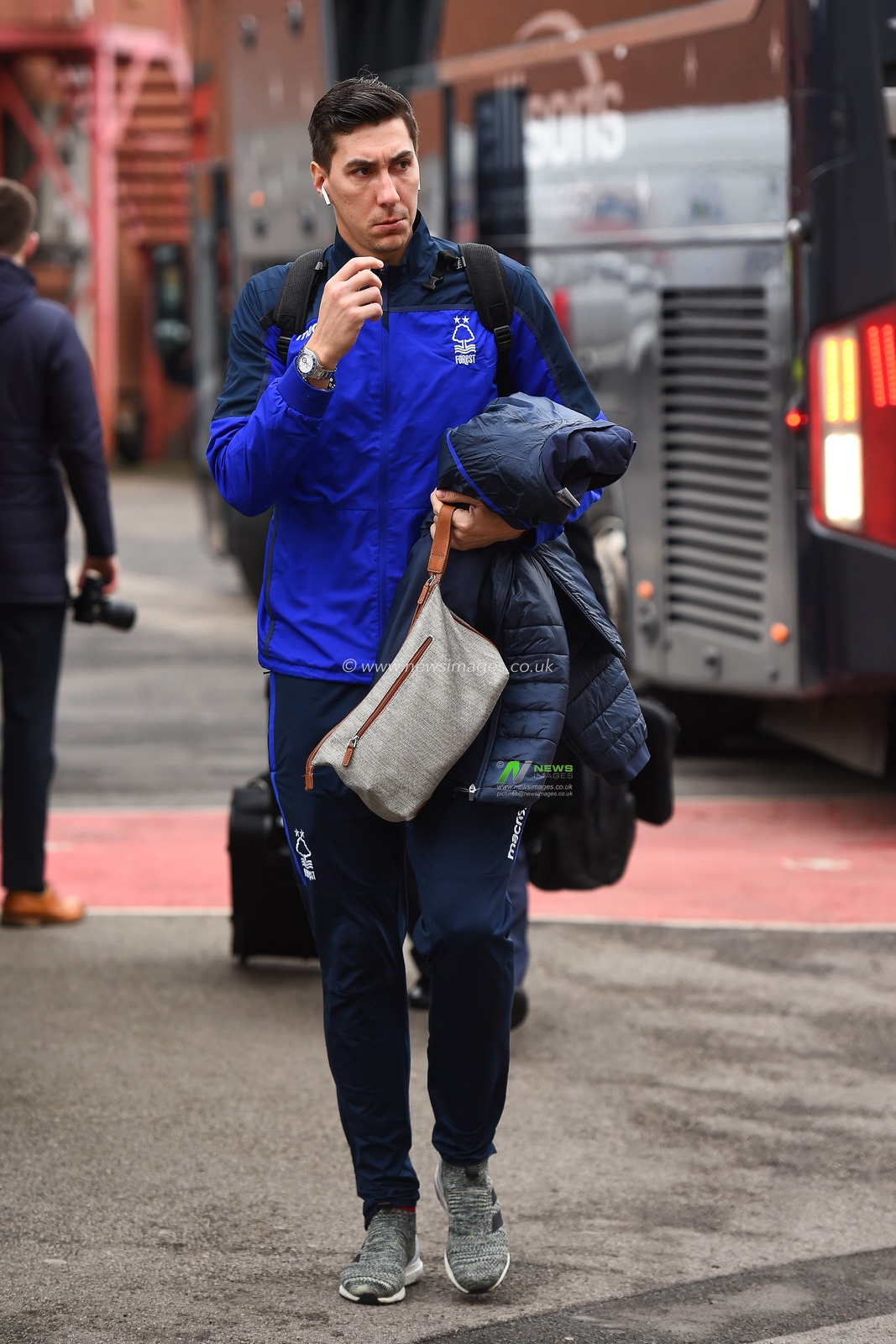 26th January 2019, City Ground, Nottingham, England ; Sky Bet Championship, Nottingham Forest v Wigan Athletic : Costel Pantilimon (1) of Nottingham Forest arrives

Credit: Jon Hobley/News Images

English Football League images are subject to DataCo Licence