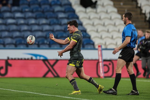 Brodie Croft of Leeds Rhinos celebrates his try during the Betfred Super League round 8 match Huddersfield Giants vs Leeds Rhinos at Accu Stadium, Huddersfield, United Kingdom on 17 April 2026

(Photo by Mark Cosgrove/News Images)