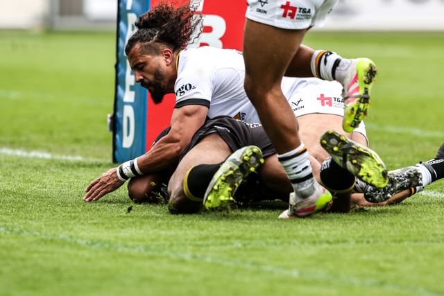 King Vuniyayawa of York Knights goes over for a try during the Betfred Super League round 12 match York Knights vs Castleford Tigers at LNER Community Stadium, York, United Kingdom on 16 May 2026

(Photo by Alfie Cosgrove/News Images)