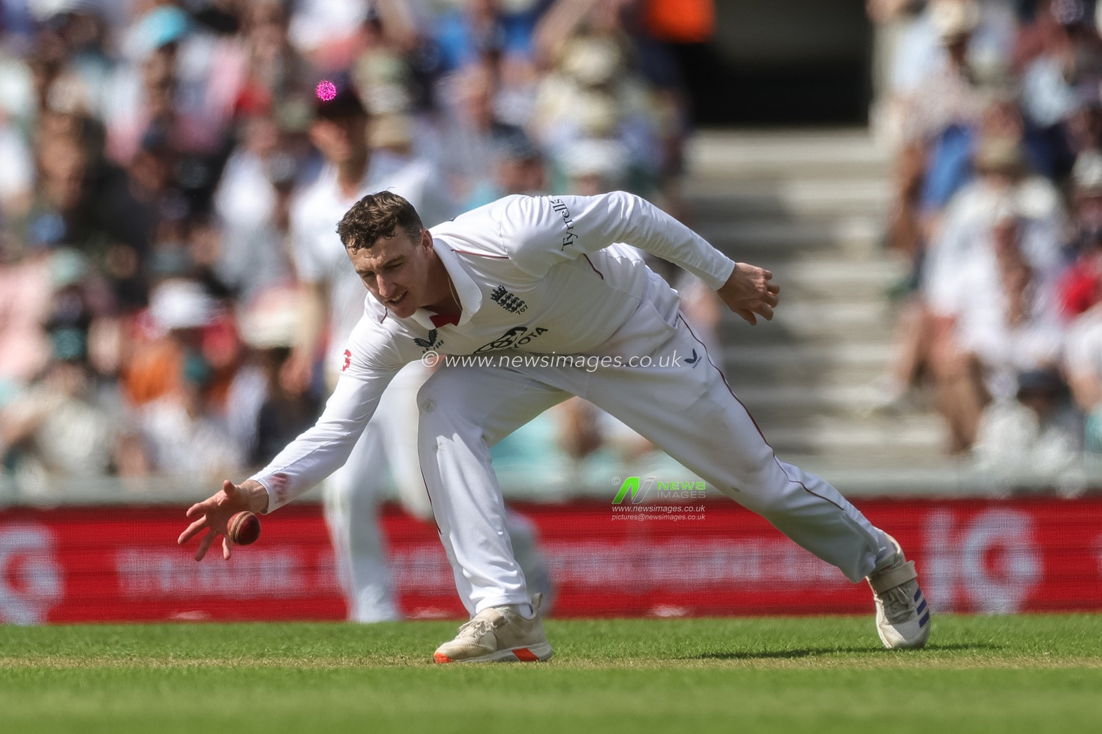 Harry Brook of England fields the ball during the 2nd Rothesay Test Match Day 1 match England vs New Zealand at The Kia Oval, London, United Kingdom on 17 June 2026

(Photo by Mark Cosgrove/News Images)