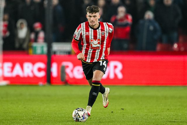 Harrison Burrows of Sheffield United runs with the ball during the Sky Bet Championship match Sheffield United vs Middlesbrough at Bramall Lane, Sheffield, United Kingdom, 12th February 2025

(Photo by Craig Thomas/News Images)