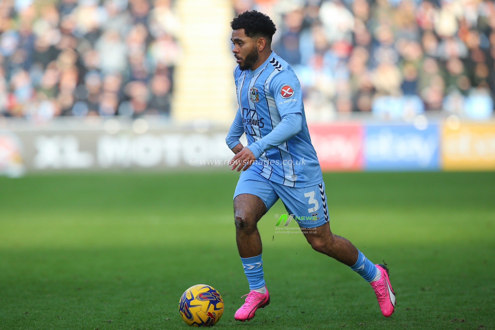 Jay Dasilva of Coventry City goes forward with the ball during the Sky Bet Championship match Coventry City vs Leicester City at Coventry Building Society Arena, Coventry, United Kingdom, 13th January 2024

(Photo by Gareth Evans/News Images)