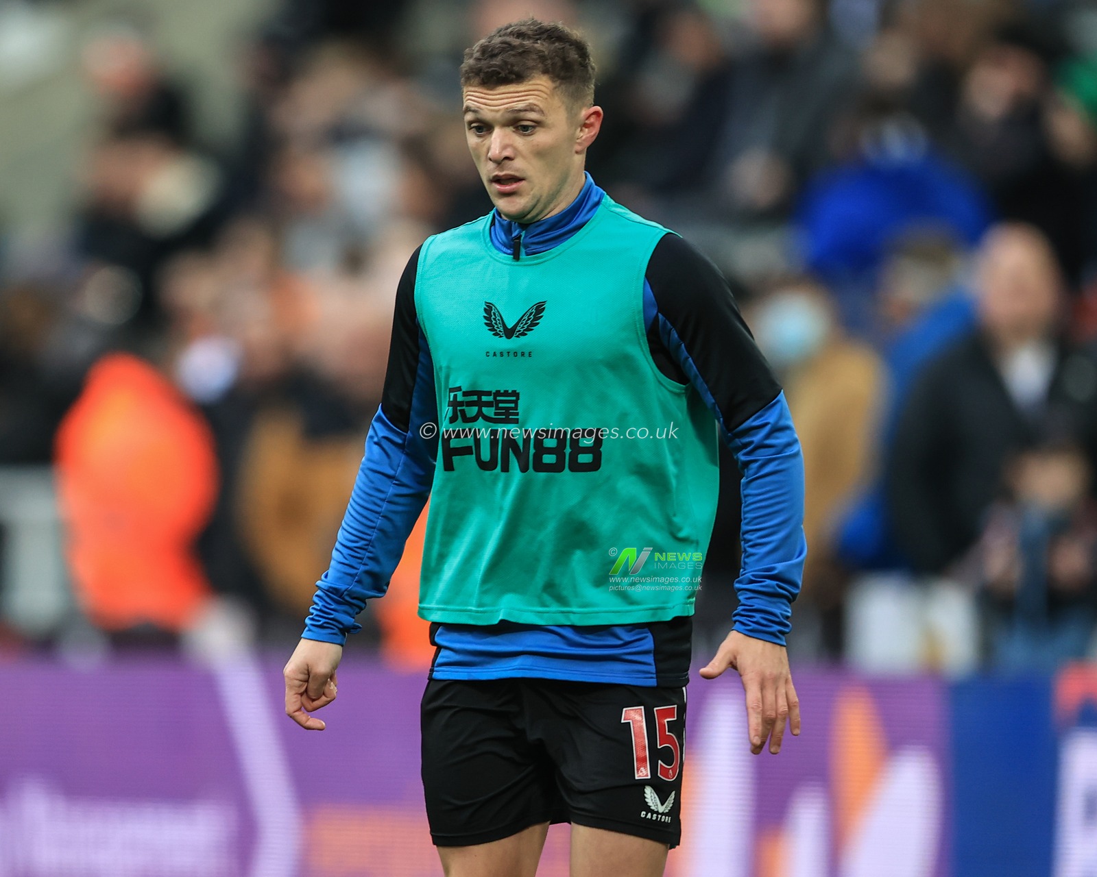 Kieran Trippier #15 of Newcastle United during the pre-game warmup