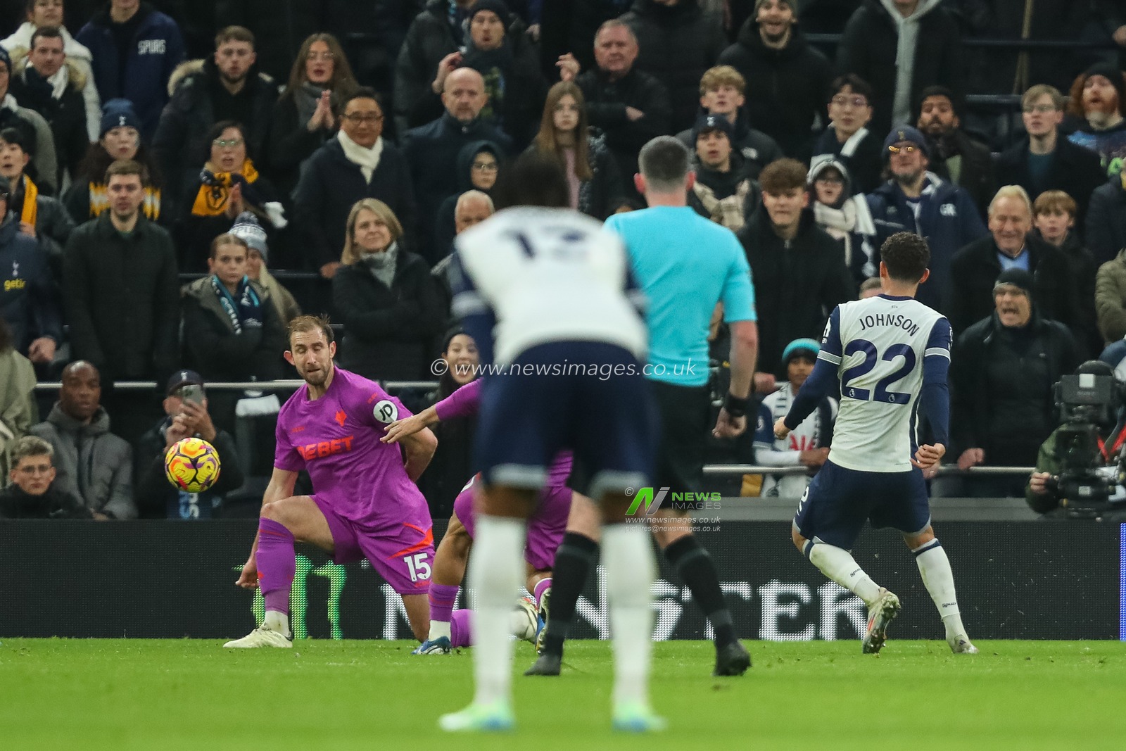 Brennan Johnson of Tottenham Hotspur celebrates his goal to make it 2-1 during the Premier League match Tottenham Hotspur vs Wolverhampton Wanderers at Tottenham Hotspur Stadium, London, United Kingdom, 29th December 2024

(Photo by Izzy Poles/News Images)