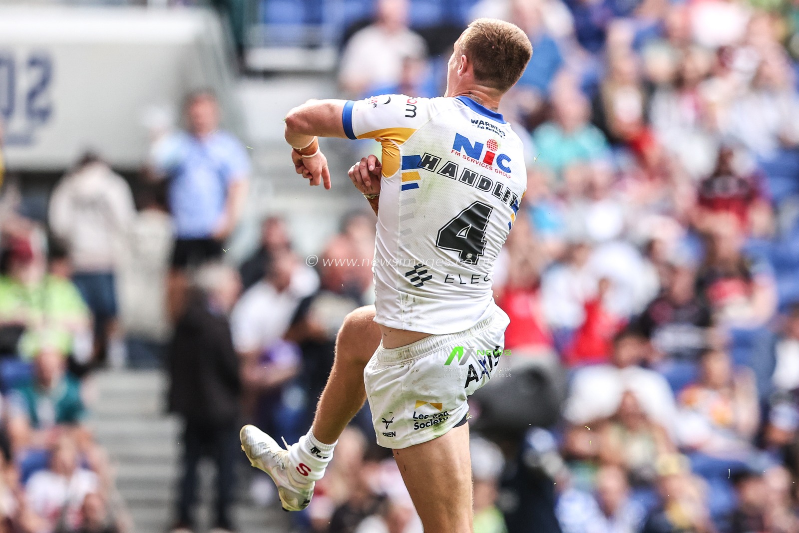 Ash Handley of Leeds Rhinos celebrates his try during the Betfred Super League Magic Weekend match Leeds Rhinos vs Bradford Bulls at Hill Dickinson Stadium, Liverpool, United Kingdom on 05 July 2026

(Photo by Alfie Cosgrove/News Images)