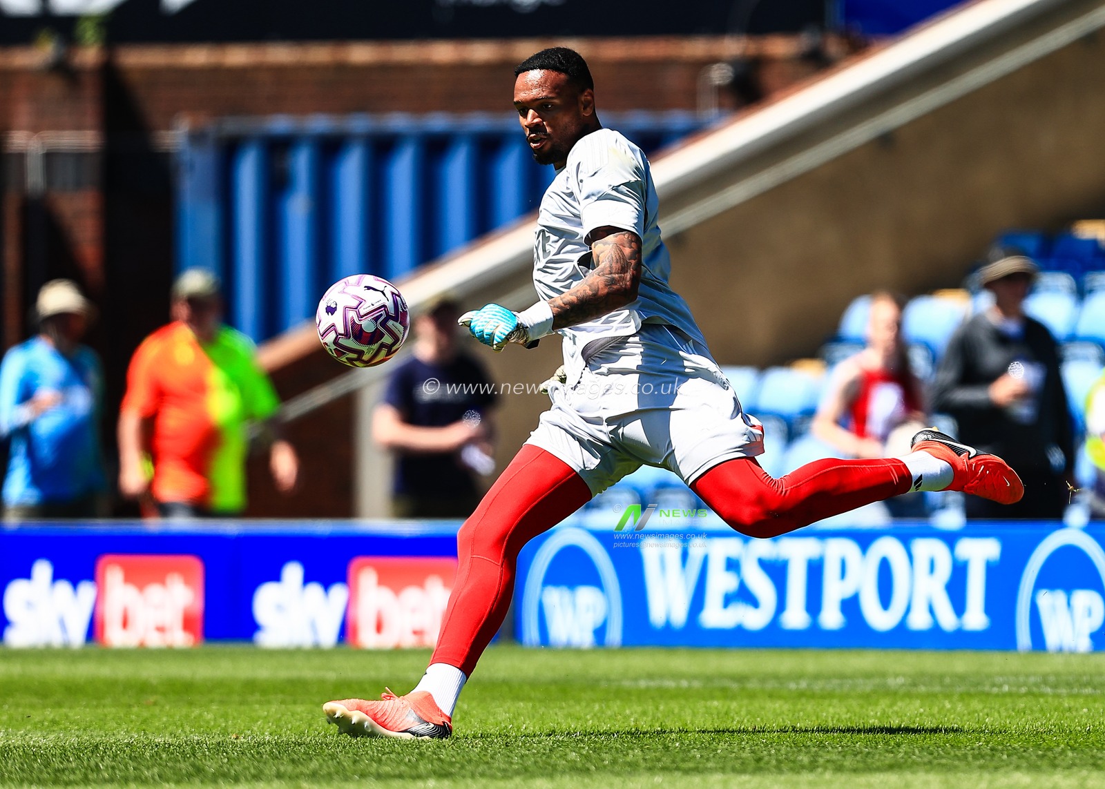 Carlos Miguel Nottingham Forest goalkeeper in the pregame warmup session during the Pre-season friendly match Chesterfield vs Nottingham Forest at SMH Group Stadiumact Stadium, Chesterfield, United Kingdom, 12th July 2025

(Photo by Richard Bierton/News Images)