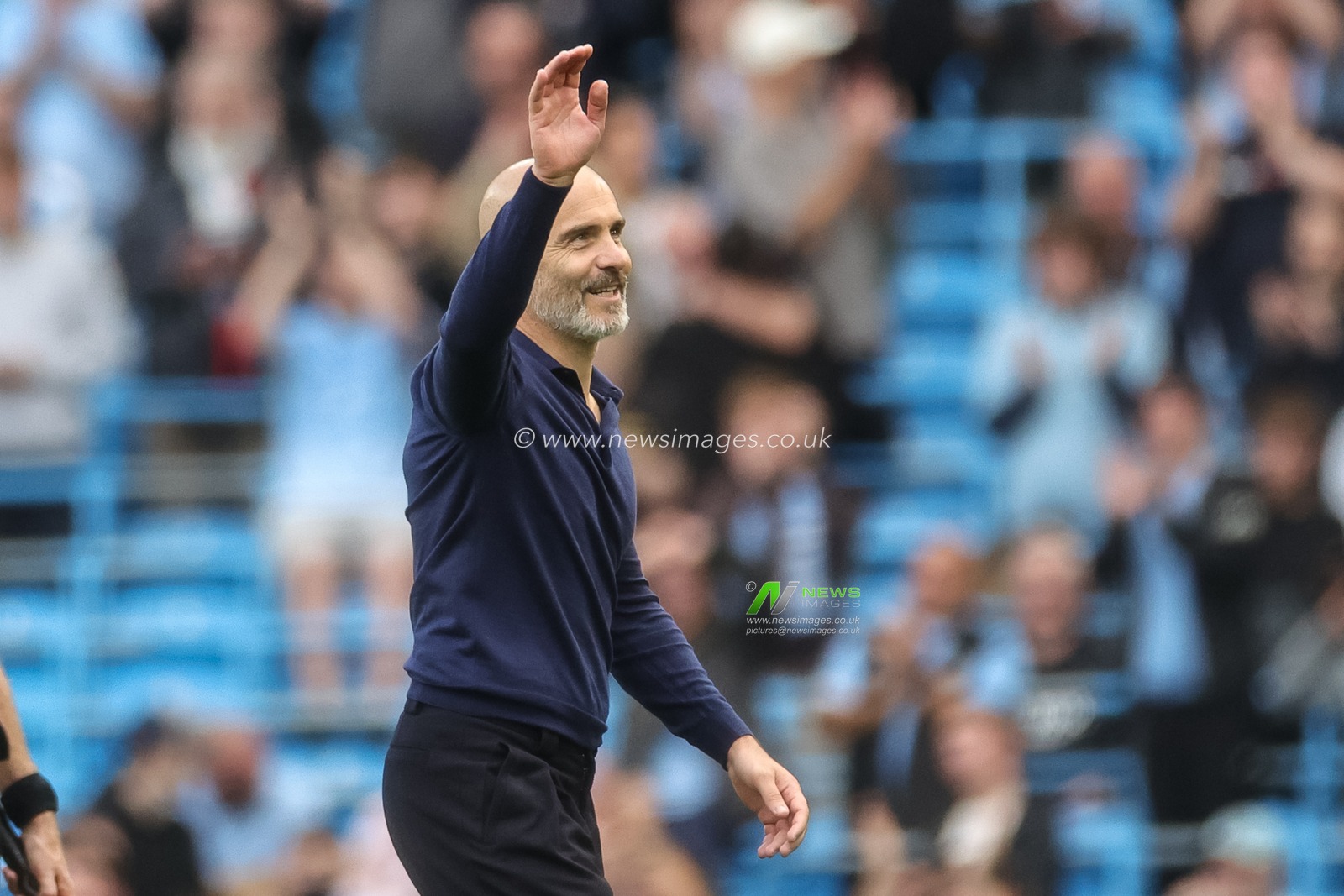 Enzo Maresca manager of Manchester City waves veto the crowd during the Premier League match Manchester City vs Coventry City at Etihad Stadium, Manchester, United Kingdom on 05 September 2026

(Photo by Mark Cosgrove/News Images)