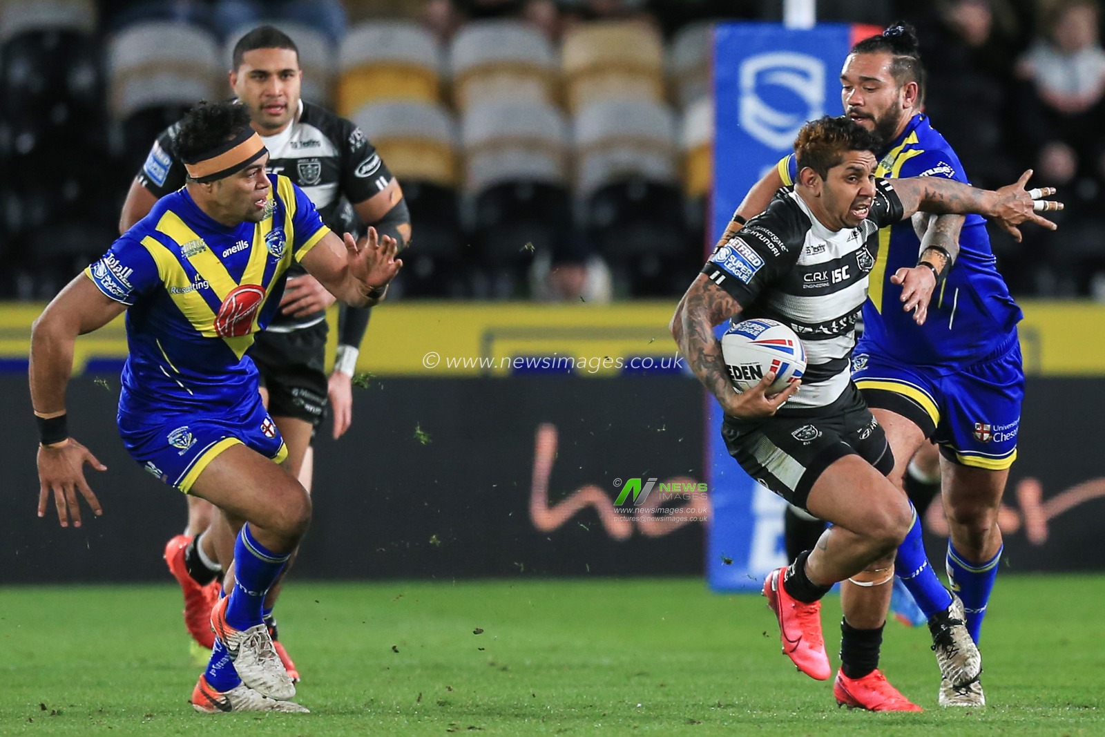 12th March 2020, KCOM Stadium, Hull, England; Betfred Super League, Hull FC v Warrington Wolves : Albert Kelly (14) of Hull FC gets past Ben Murdoch-Masila (13) of Warrington Wolves