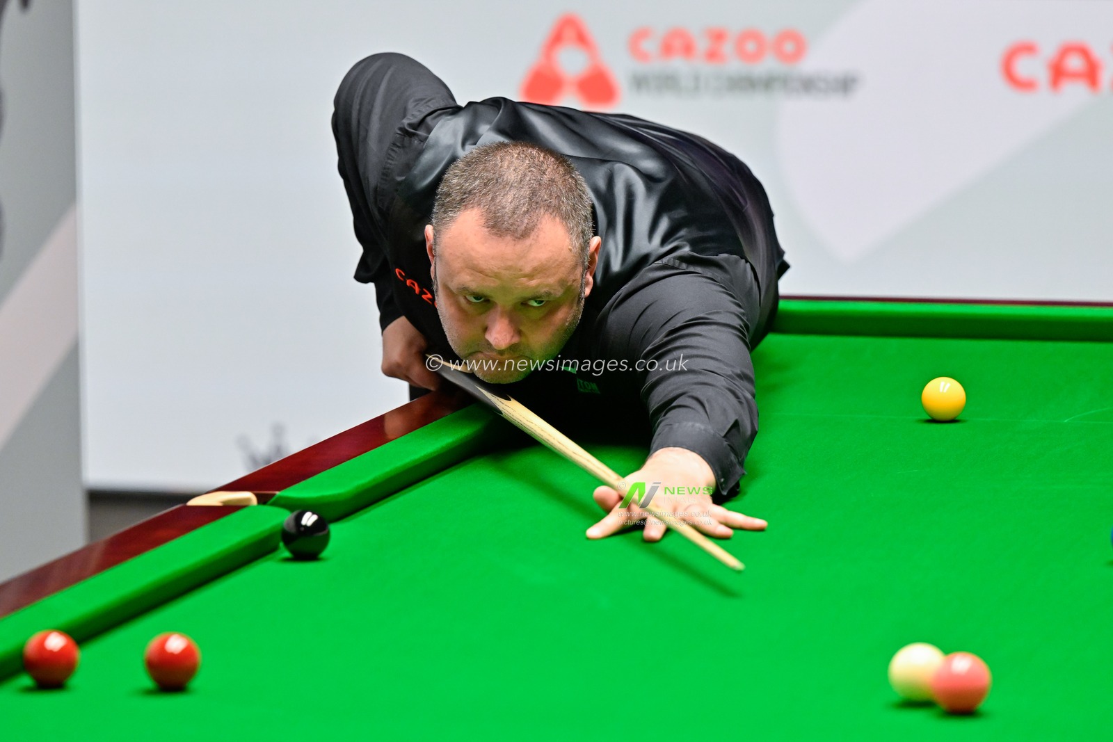 Stephen Maguire takes a shot, during the Cazoo World Championships 2024 at Crucible Theatre, Sheffield, United Kingdom, 30th April 2024

(Photo by Cody Froggatt/News Images)