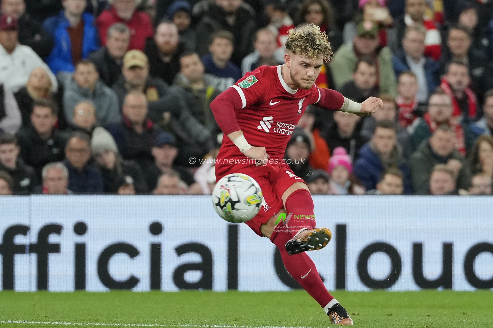 Harvey Elliott #19 of Liverpool drives in a shot at the Leicester City goal during the Carabao Cup Third Round match Liverpool vs Leicester City at Anfield, Liverpool, United Kingdom, 27th September 2023

(Photo by Steve Flynn/News Images)