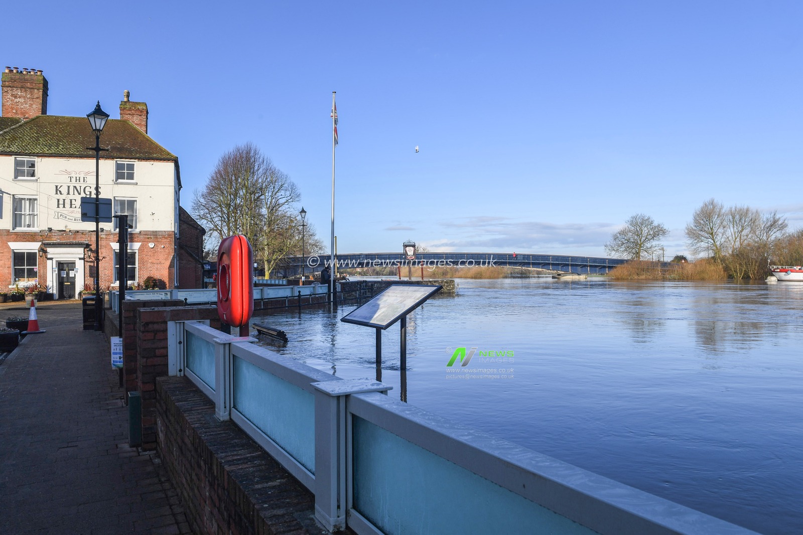 River Severn flood defences start to fail as the River is in fold and expected to rise even more throughout the day. Flood warnings are in place.