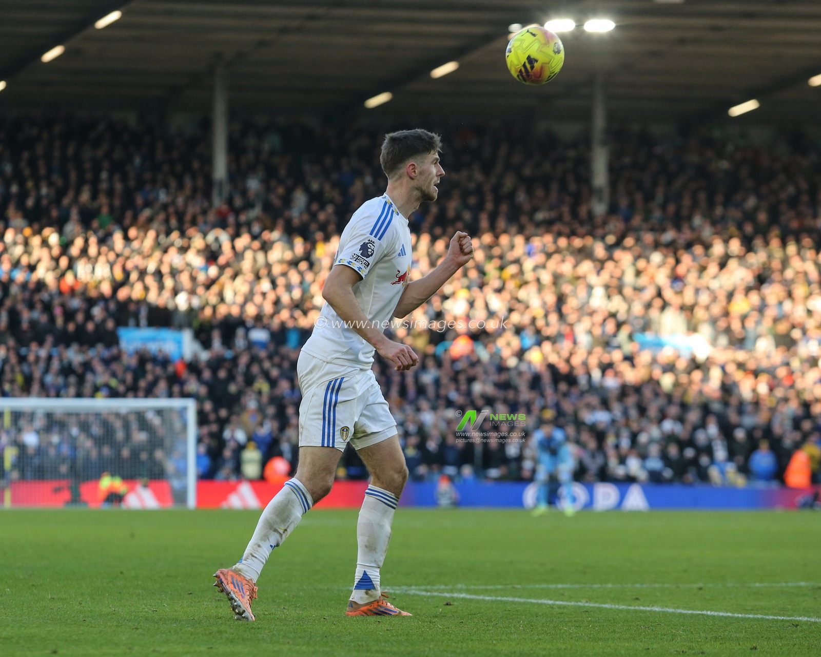 Anton Stach of Leeds United heads on goal during the Premier League match Leeds United vs Manchester United at Elland Road, Leeds, United Kingdom, 4th January 2026

(Photo by Richard Bierton/News Images)

*** GER AUT SUI OUT ***
