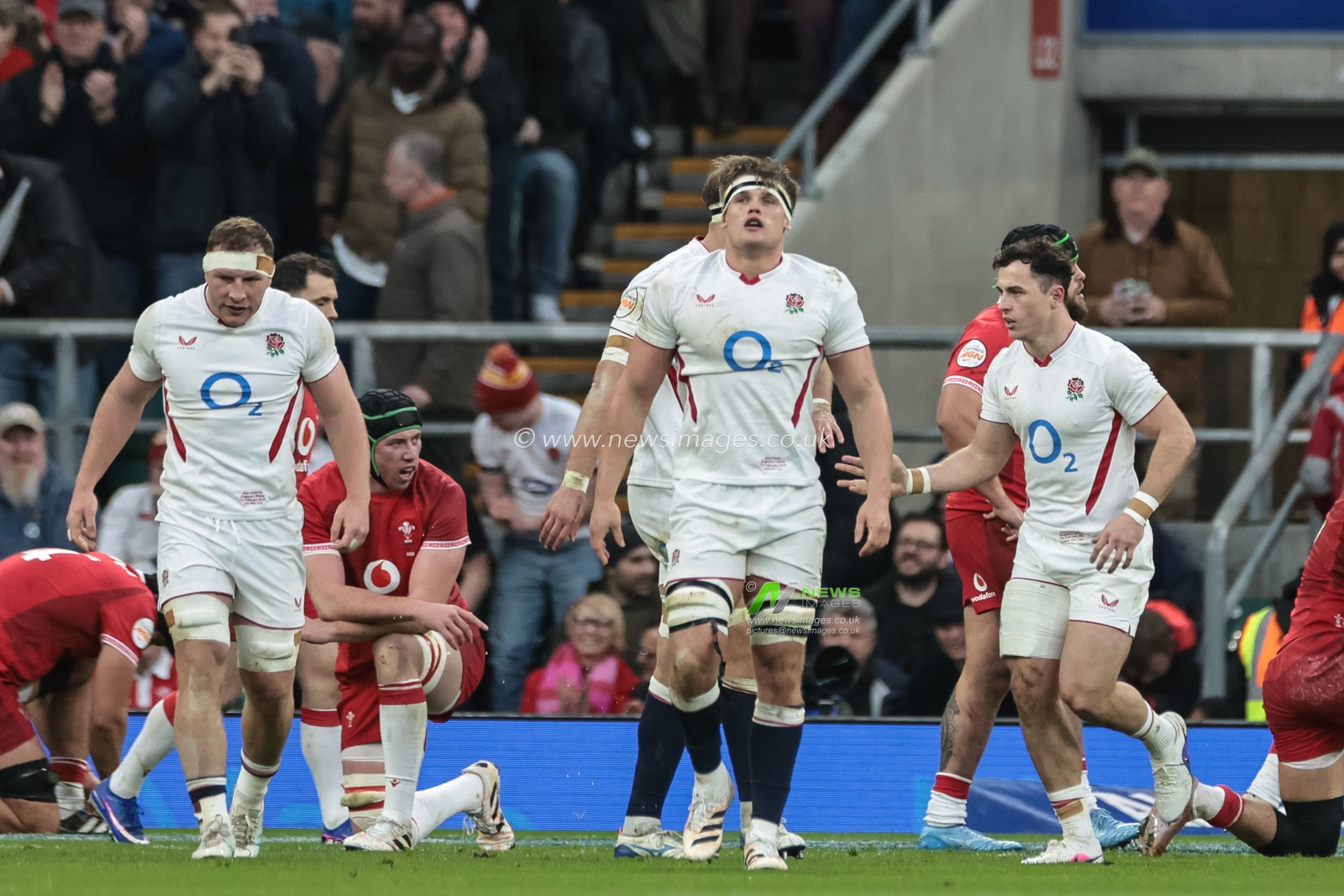 Henry Arundell of England celebrates his try during the Guinness Six Nations 2026 match England vs Wales at Allianz Stadium, Twickenham, United Kingdom on 07 February 2026

(Photo by Mark Cosgrove/News Images)