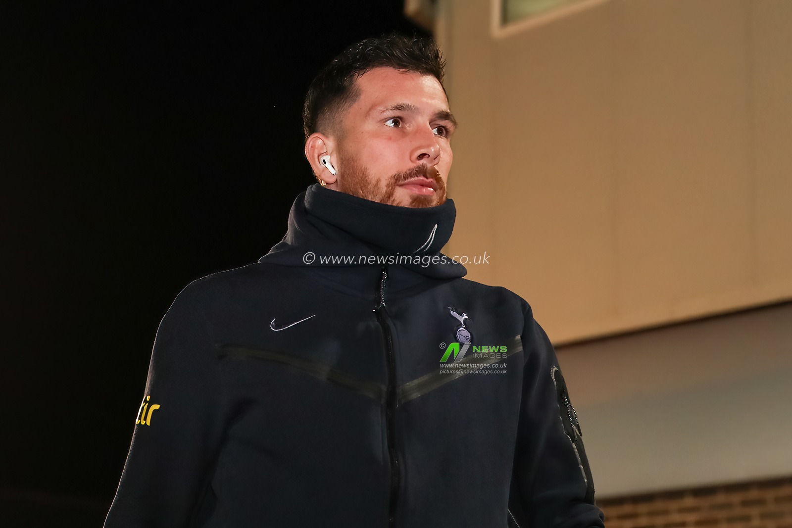 Pierre-Emile HÃ¸jbjerg #5 of Tottenham Hotspur arrives during the Premier League match Nottingham Forest vs Tottenham Hotspur at City Ground, Nottingham, United Kingdom, 15th December 2023

(Photo by Gareth Evans/News Images)