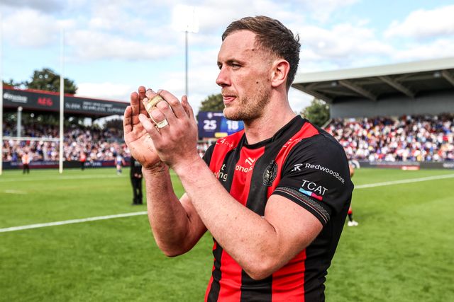 Ben Currie of Warrington Wolves applauds the fans after the game during the Betfred Super League round 26 match Wakefield Trinity vs Warrington Wolves at DIY Kitchens Stadium, Wakefield, United Kingdom on 05 September 2026

(Photo by Alfie Cosgrove/News Images)