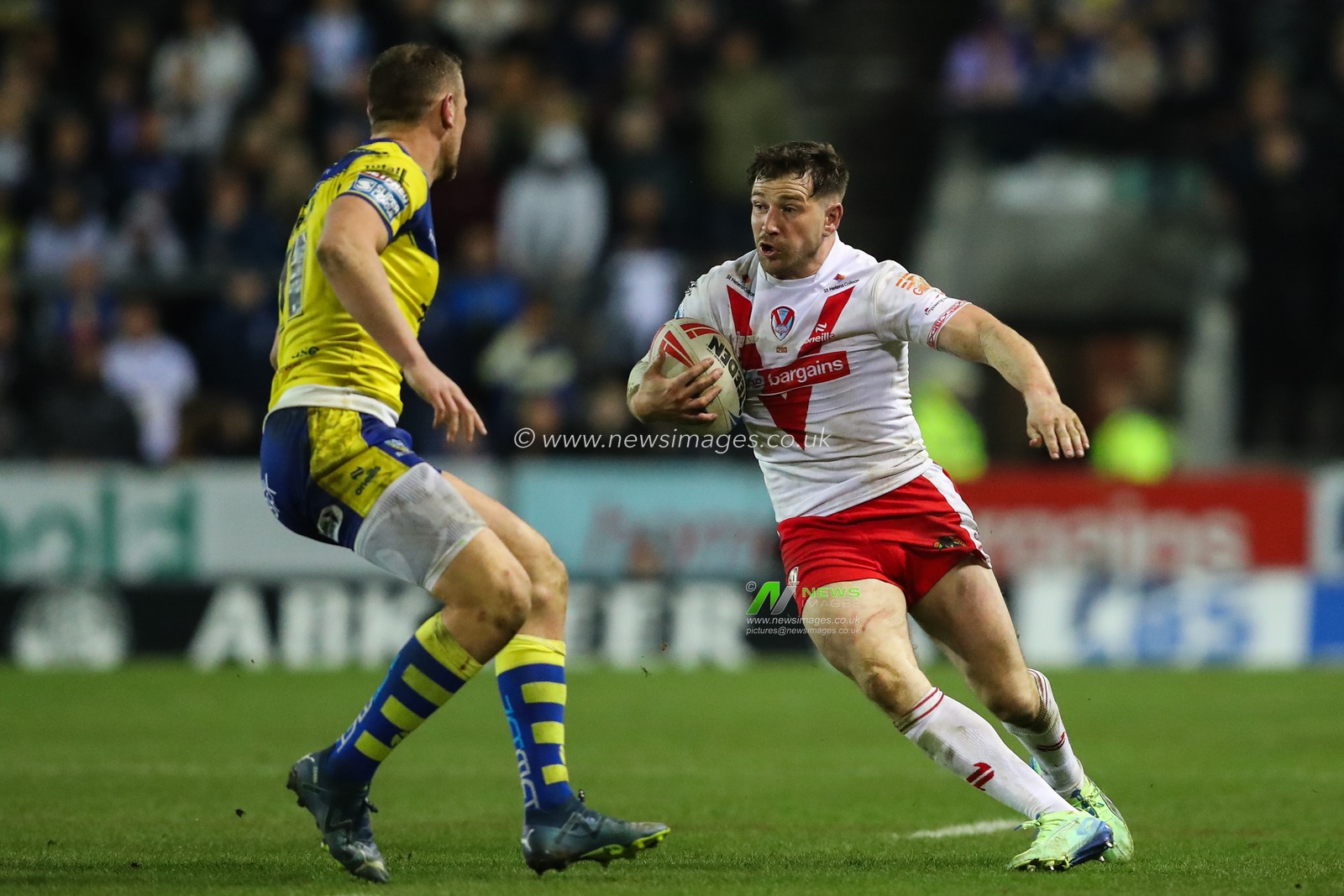 Mark Percival of St. Helens breaks with the ball during the Betfred Super League Round 5 match St Helens vs Warrington Wolves at Totally Wicked Stadium, St Helens, United Kingdom, 21st March 2025

(Photo by Gareth Evans/News Images)
