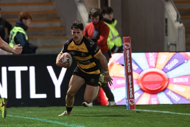 Scott Galeano of York Knights goes over for a try during the Betfred Super League round 9 match York Knights vs Toulouse at LNER Community Stadium, York, United Kingdom on 23 April 2026

(Photo by Mark Cosgrove/News Images)