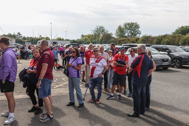 Hull KR fans arrives during the Betfred Super League Round 25 match Hull KR vs Hull FC at Sewell Group Craven Park, Kingston upon Hull, United Kingdom, 7th September 2025

(Photo by Mark Cosgrove/News Images)