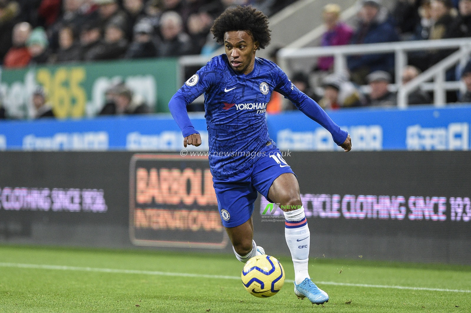 18th January 2020, St. James's Park, Newcastle, England; Premier League, Newcastle United v Chelsea : Willian (10) of Chelsea in action

Credit: Iam Burn/News Images