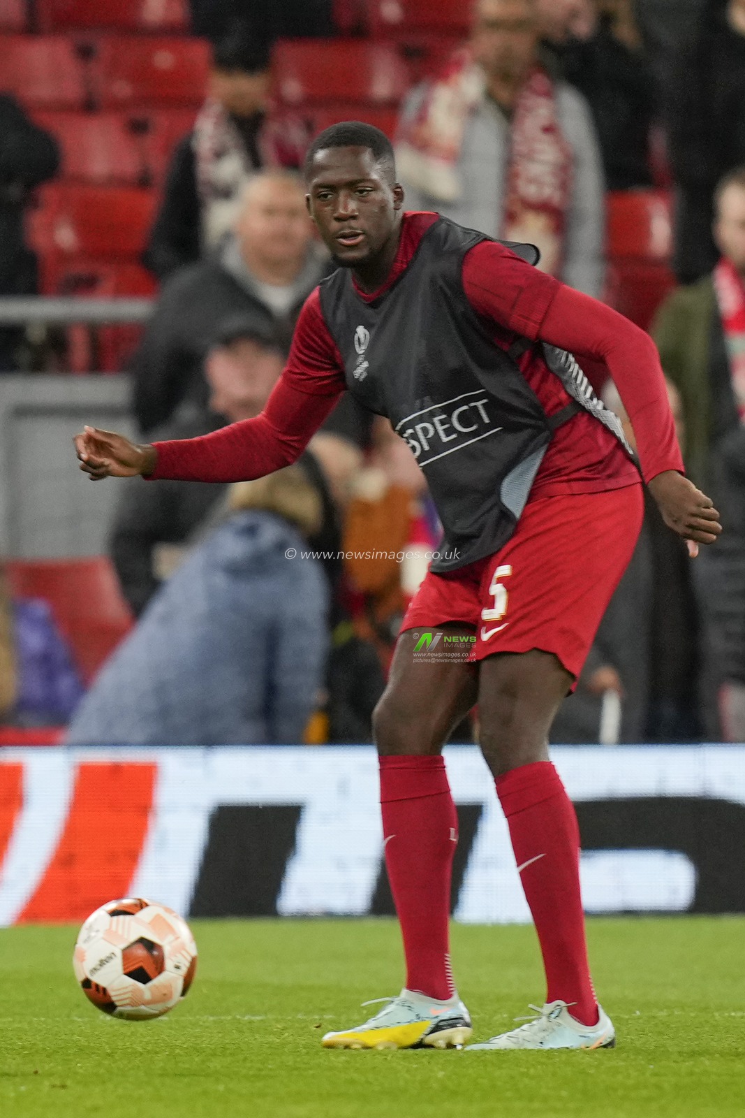 Ibrahima KonatÃ© #5 of Liverpool warms up before the UEFA Europa League match Liverpool vs Union Saint-Gilloise at Anfield, Liverpool, United Kingdom, 5th October 2023

(Photo by Steve Flynn/News Images)