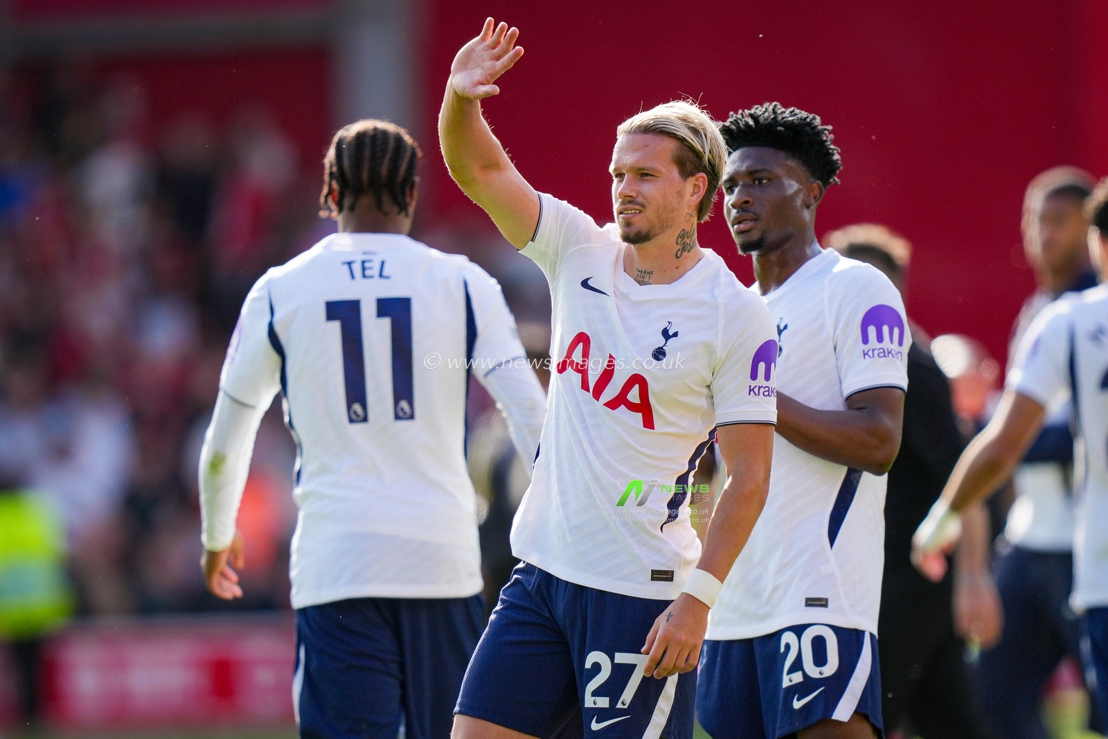 Mykhaylo Mudryk of Tottenham Hotspur applauds the fans after the final whistle  during the Premier League match Nottingham Forest vs Tottenham Hotspur at City Ground, Nottingham, United Kingdom on 05 September 2026

(Photo by Maynard Manyowa/News Images)