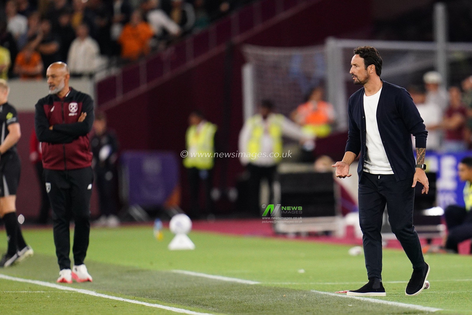 Cesar Peixoto manager of Wolverhampton Wanderers during the Sky Bet Championship match West Ham United vs Wolverhampton Wanderers at London Stadium, London, United Kingdom on 01 September 2026

(Photo by Harvey Murphy/News Images)