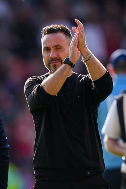 Tottenham Hotspur manager Roberto De Zerbi applauds the fans after the final whistle  during the Premier League match Nottingham Forest vs Tottenham Hotspur at City Ground, Nottingham, United Kingdom on 05 September 2026

(Photo by Maynard Manyowa/News Images)