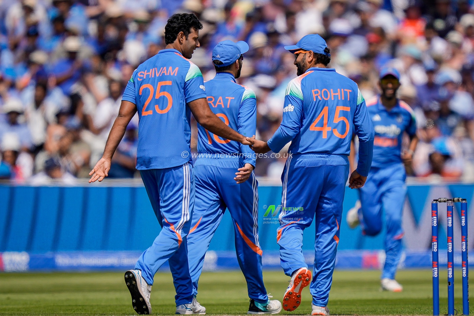 Shivam Dube of India celebrates the wicket of Will Jacks of England who edges the ball and is caught out by KL Rahul of India during the 1st Metro Bank ODI match England vs India at Edgbaston, Birmingham, United Kingdom on 14 July 2026

(Photo by Maynard Manyowa/News Images)