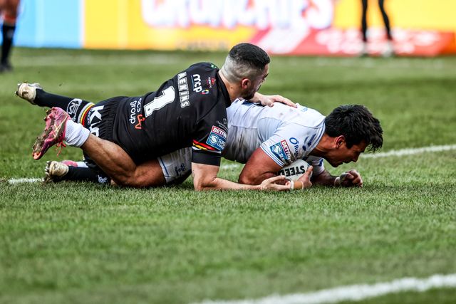 Anthony Marion of Toulouse Olympique goes over for a try during the Betfred Super League match Bradford Bulls vs Toulouse at Odsal Stadium, Bradford, United Kingdom on 01 March 2026

(Photo by Alfie Cosgrove/News Images)