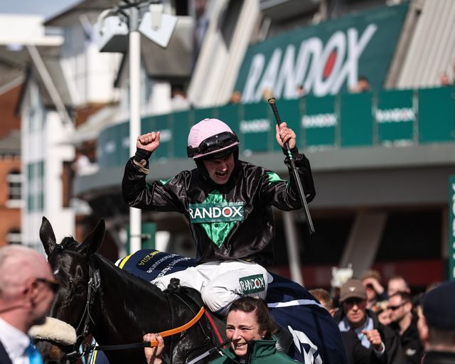 Strong Leader ridden by Sean Bowen and trained by Olly Murphy wins the wins the 15:05 My JRL Group Liverpool Hurdle during the Randox Grand National Day 2024 at Aintree Racecourse, Liverpool, United Kingdom, 13th April 2024

(Photo by Mark Cosgrove/News Images)