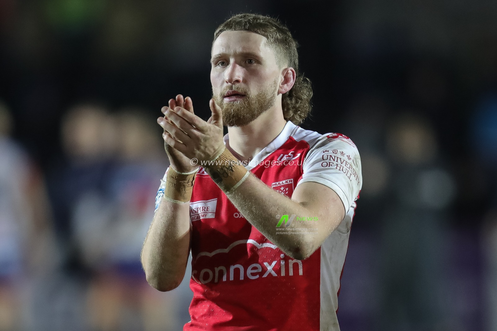 Ethan Ryan #2 of Hull KR claps his hands and applauds the supporters at full-time after the Rugby League Pre Season match Featherstone Rovers vs Hull KR at The Milennium Stadium, Featherstone, United Kingdom, 20th January 2023

(Photo by James Heaton/News Images)