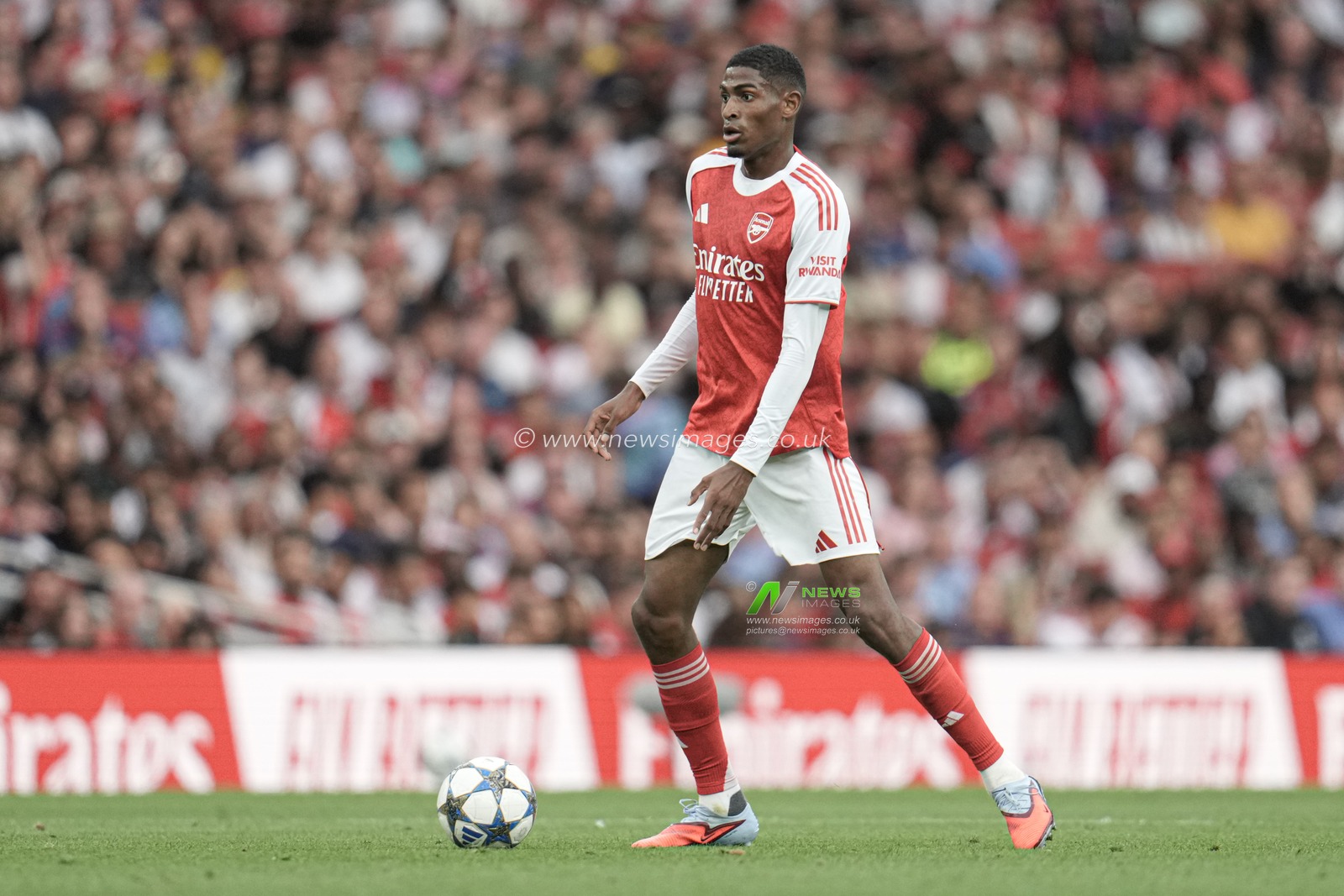 Cristian Mosquera of Arsenal during the Pre-season friendly match Arsenal vs Villarreal at Emirates Stadium, London, United Kingdom, 6th August 2025

(Photo by Harvey Murphy/News Images)