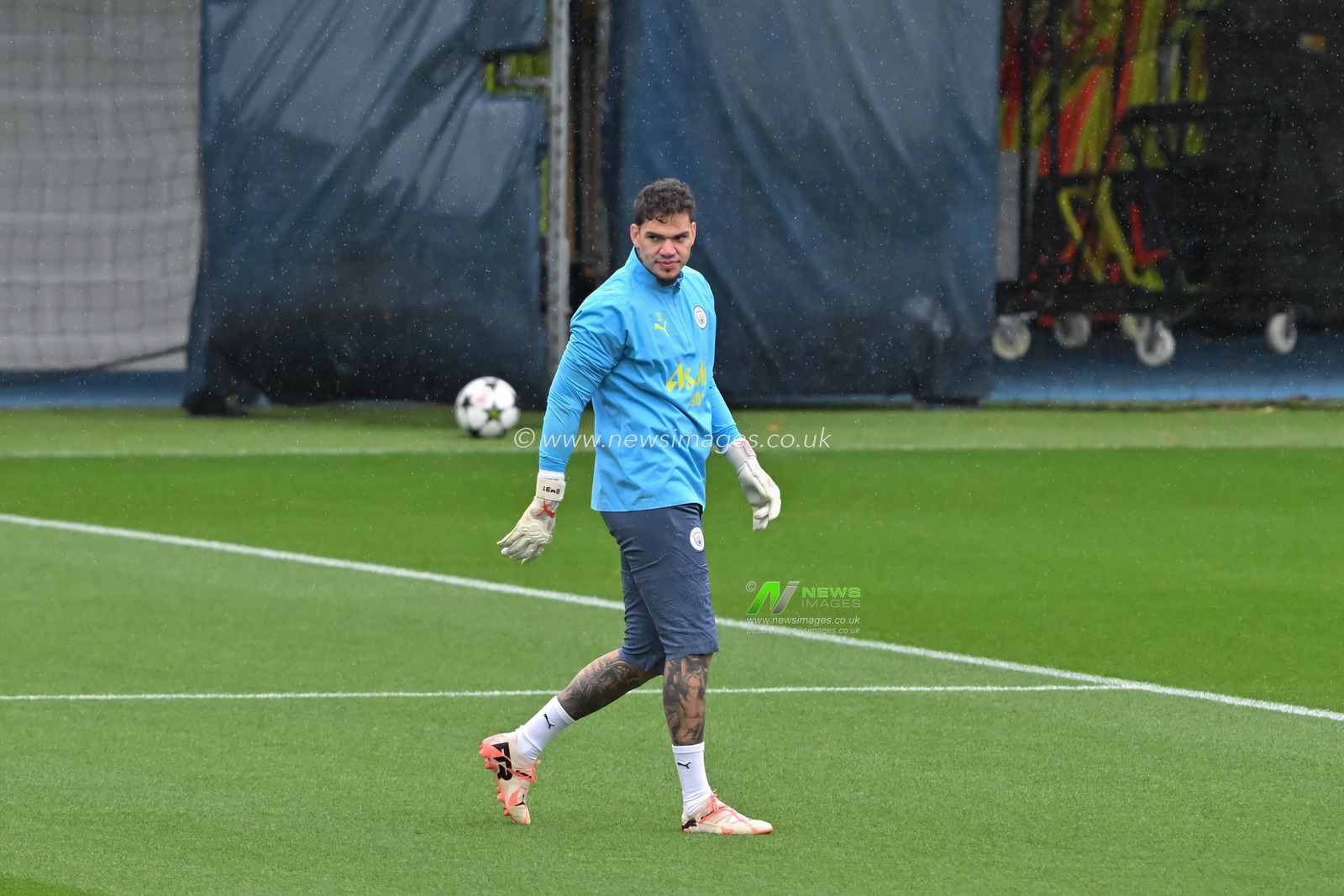 Ederson of Manchester City during the Manchester City open training session at Etihad Campus, Manchester, United Kingdom, 30th September 2024

(Photo by Cody Froggatt/News Images)