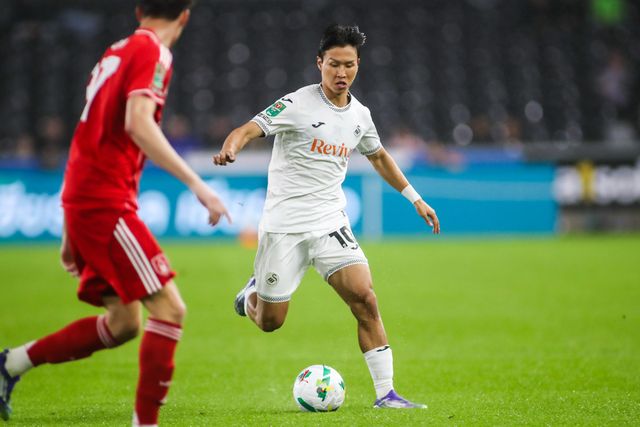 Eom Ji-Sung of Swansea City dribbles with the ball during the Carabao Cup 3rd Round Swansea City vs Nottingham Forest at Swansea.com Stadium, Swansea, United Kingdom, 17th September 2025

(Photo by Andrew Lewis/News Images)