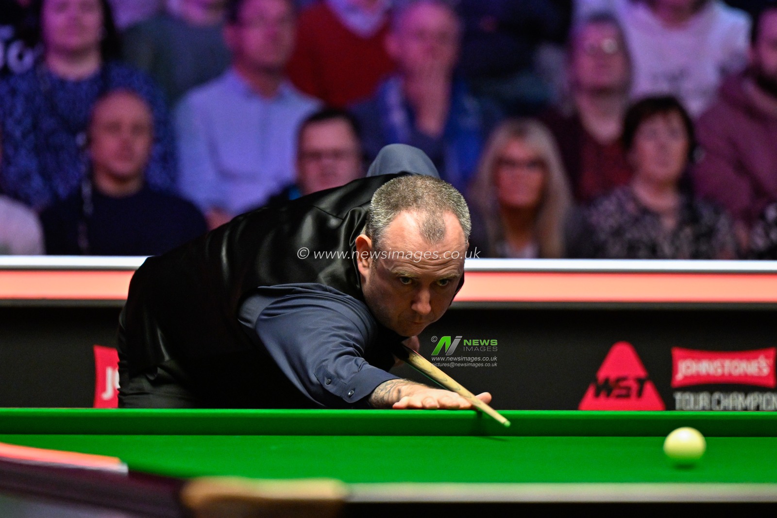 Mark Williams takes a shot, during the Johnstoneâ€™s Paint Tour Championship at Manchester Central, Manchester, United Kingdom, 4th April 2024

(Photo by Cody Froggatt/News Images)