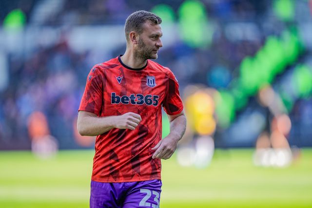 Ben Gibson of Stoke City in the pregame warmup session  during the Sky Bet Championship match Derby County vs Stoke City at Pride Park Stadium, Derby, United Kingdom on 06 April 2026

(Photo by Maynard Manyowa/News Images)