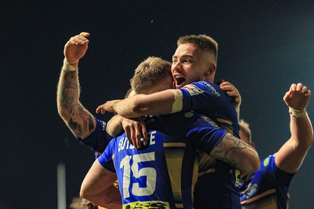 Betfred Super League round 8 Leeds Rhinos vs Castleford Tigers