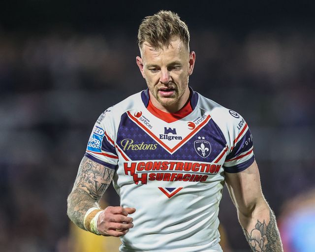 Tom Johnstone of Wakefield Trinity during the Betfred Super League Round 8 match Wakefield Trinity vs Castleford Tigers at DIY Kitchens Stadium, Wakefield, United Kingdom, 17th April 2025

(Photo by Alfie Cosgrove/News Images)