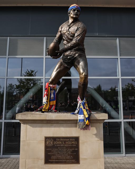 John S Holems statue during the Betfred Super League round 9 match Leeds Rhinos vs Hull KR at Headingley Stadium, Leeds, United Kingdom, 25th April 2025

(Photo by Mark Cosgrove/News Images)