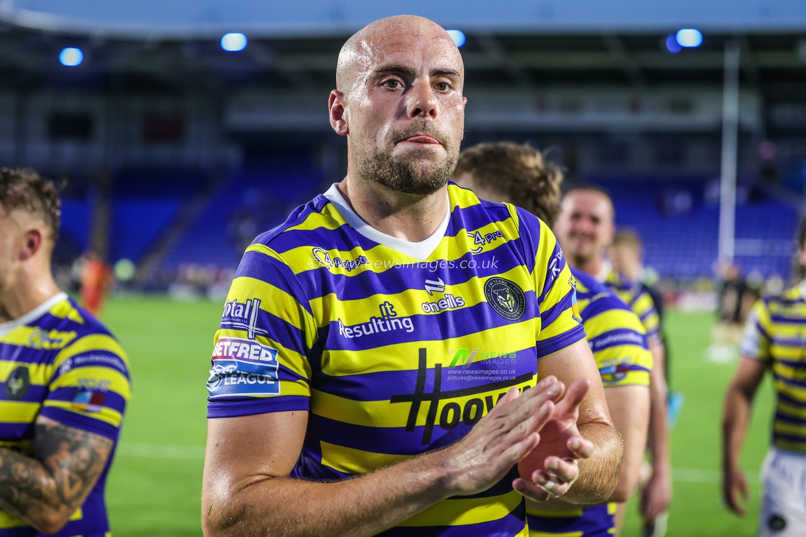 James Harrison of Warrington Wolves applauds the fans after the game during the Betfred Super League round 16 match Warrington Wolves vs Catalans Dragons at The Halliwell Jones Stadium, Warrington, United Kingdom on 25 June 2026

(Photo by Alfie Cosgrove/News Images)