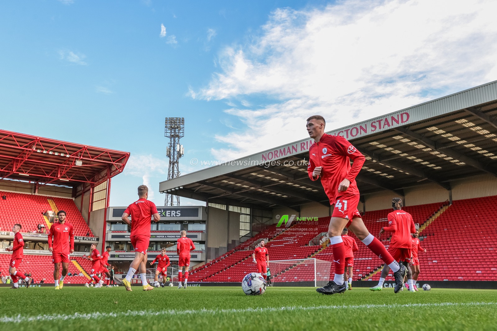 Jack Shepard #41 of Barnsley in the pregame warmup session during the Carabao Cup match Barnsley vs Tranmere Rovers at Oakwell, Barnsley, United Kingdom, 8th August 2023

(Photo by Mark Cosgrove/News Images)