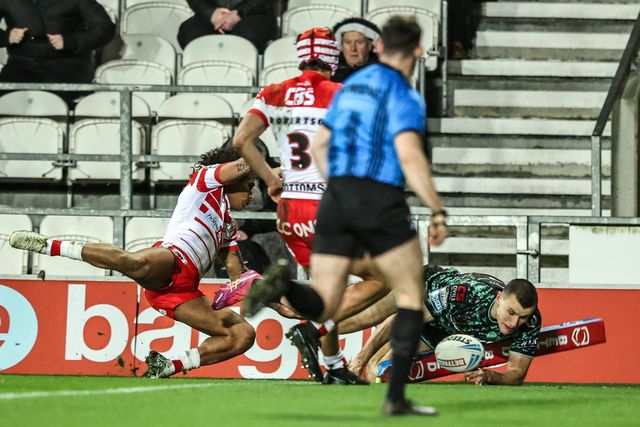 Innes Senior of Leigh Leopards goes over for a try during the Betfred Super League match St Helens vs Leigh Leopards at The BrewDog Stadium, St Helens, United Kingdom on 20 February 2026

(Photo by Alfie Cosgrove/News Images)