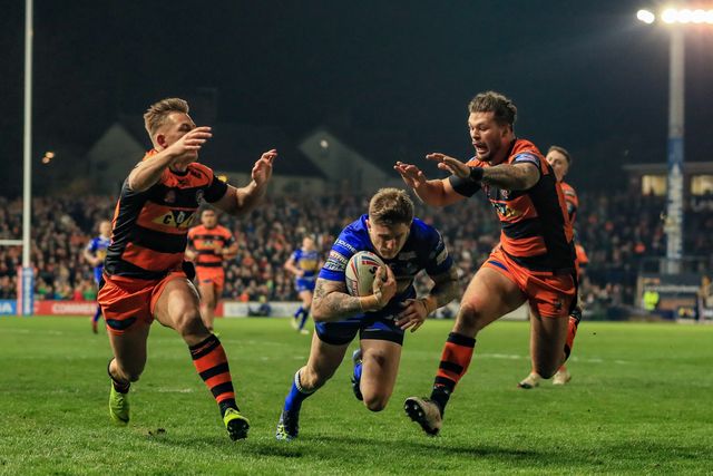 Betfred Super League round 8 Leeds Rhinos vs Castleford Tigers