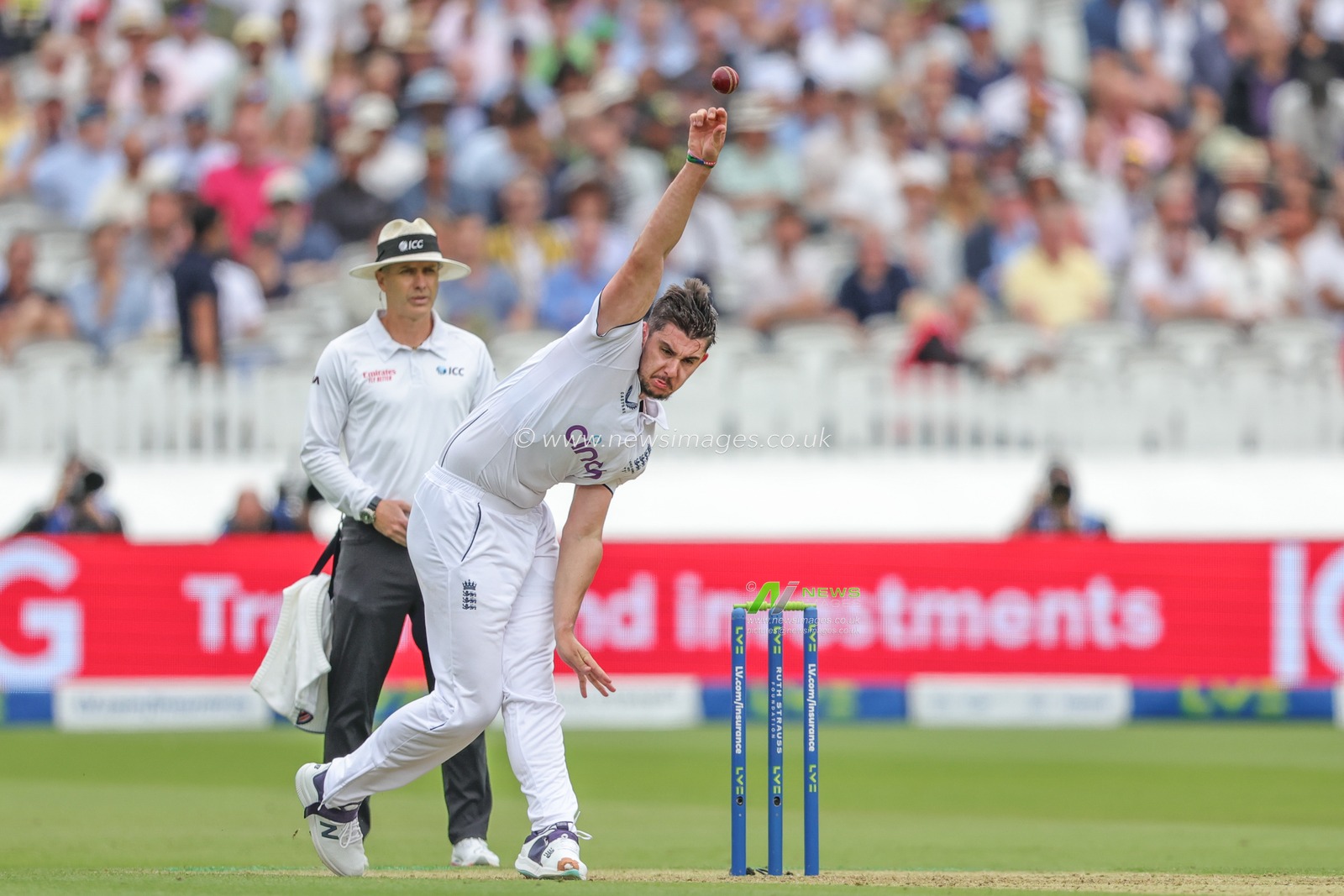 Josh Tongue of England delivers the ball that bowls out Usman Khawaja of Australia during the LV= Insurance Ashes Test Series Second Test Day 1 England v Australia at Lords, London, United Kingdom, 28th June 2023

(Photo by Mark Cosgrove/News Images)