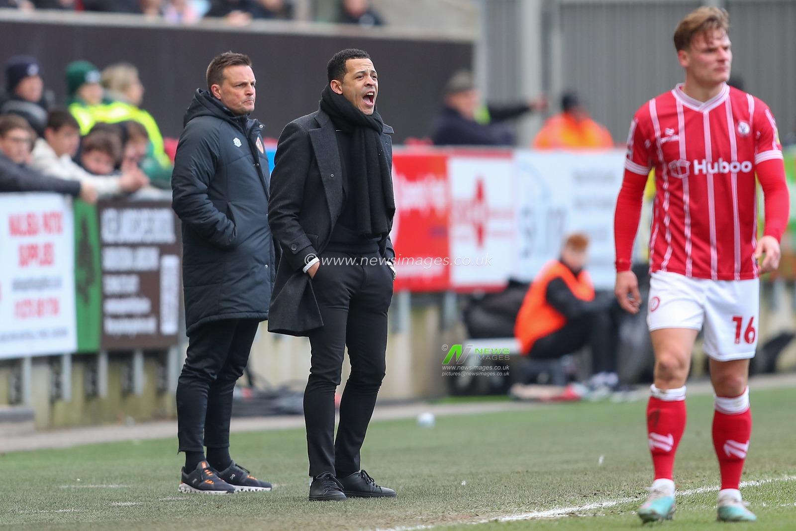 Liam Rosenior manager of Hull City shouts at his players during the Sky Bet Championship match Bristol City vs Hull City at Ashton Gate, Bristol, United Kingdom, 25th February 2023

(Photo by Gareth Evans/News Images)